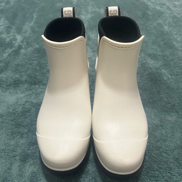 NEW Ugg Women’s Droplet Rainboots - Picture 1 of 6